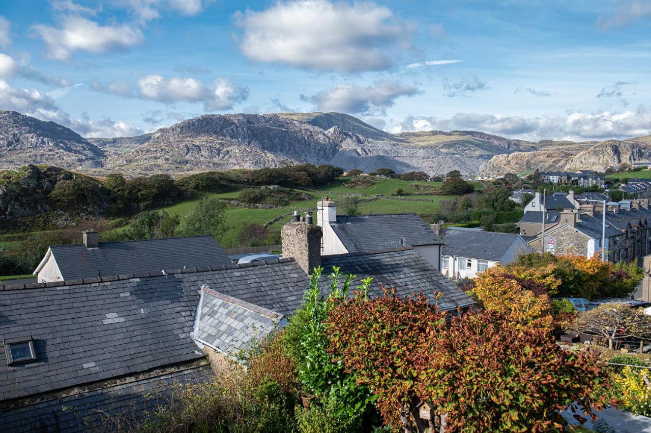 Homely Cottage With Garden And Mountain-View Blaenau Ffestiniog Exteriör bild