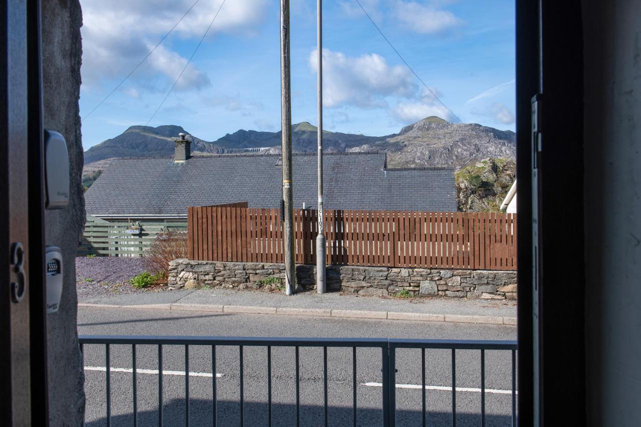 Homely Cottage With Garden And Mountain-View Blaenau Ffestiniog Exteriör bild