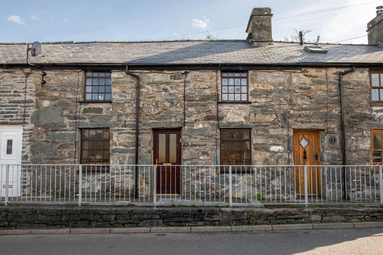 Homely Cottage With Garden And Mountain-View Blaenau Ffestiniog Exteriör bild